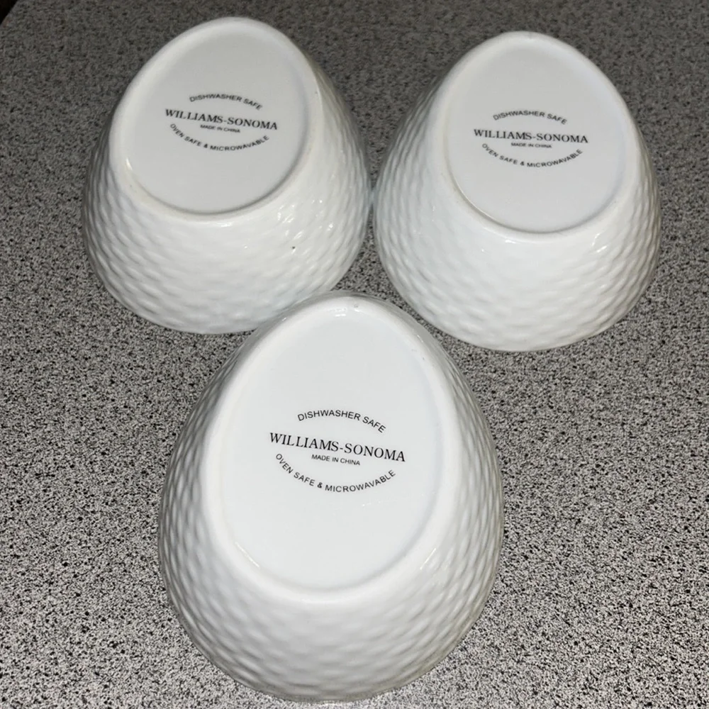 Williams Sonoma Oval shaped Ceramic Bowls with bunny and eggs design-vintage